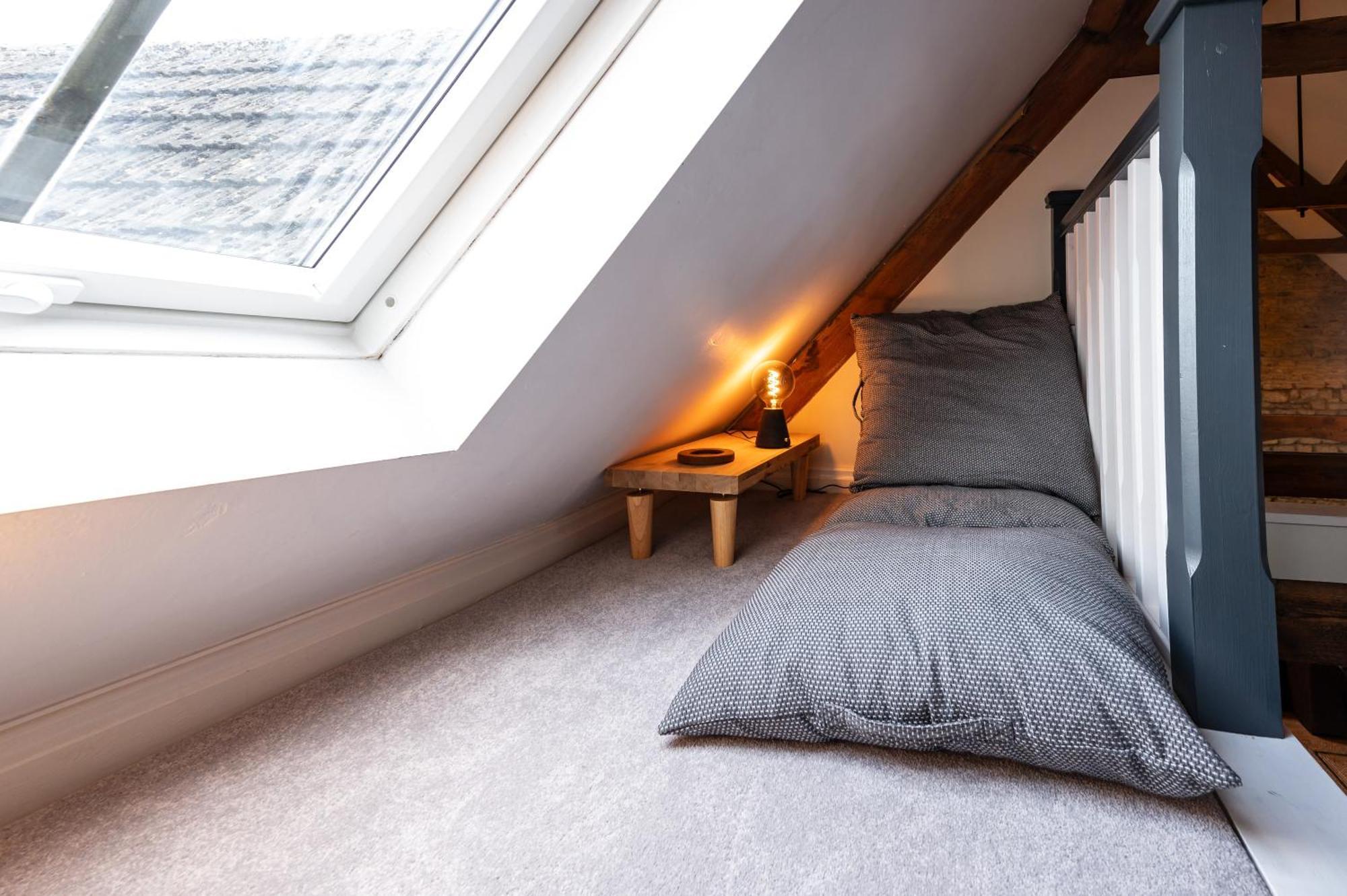 Stylish Central 6 Bedroom Converted Granary สแตมฟอร์ด ภายนอก รูปภาพ
