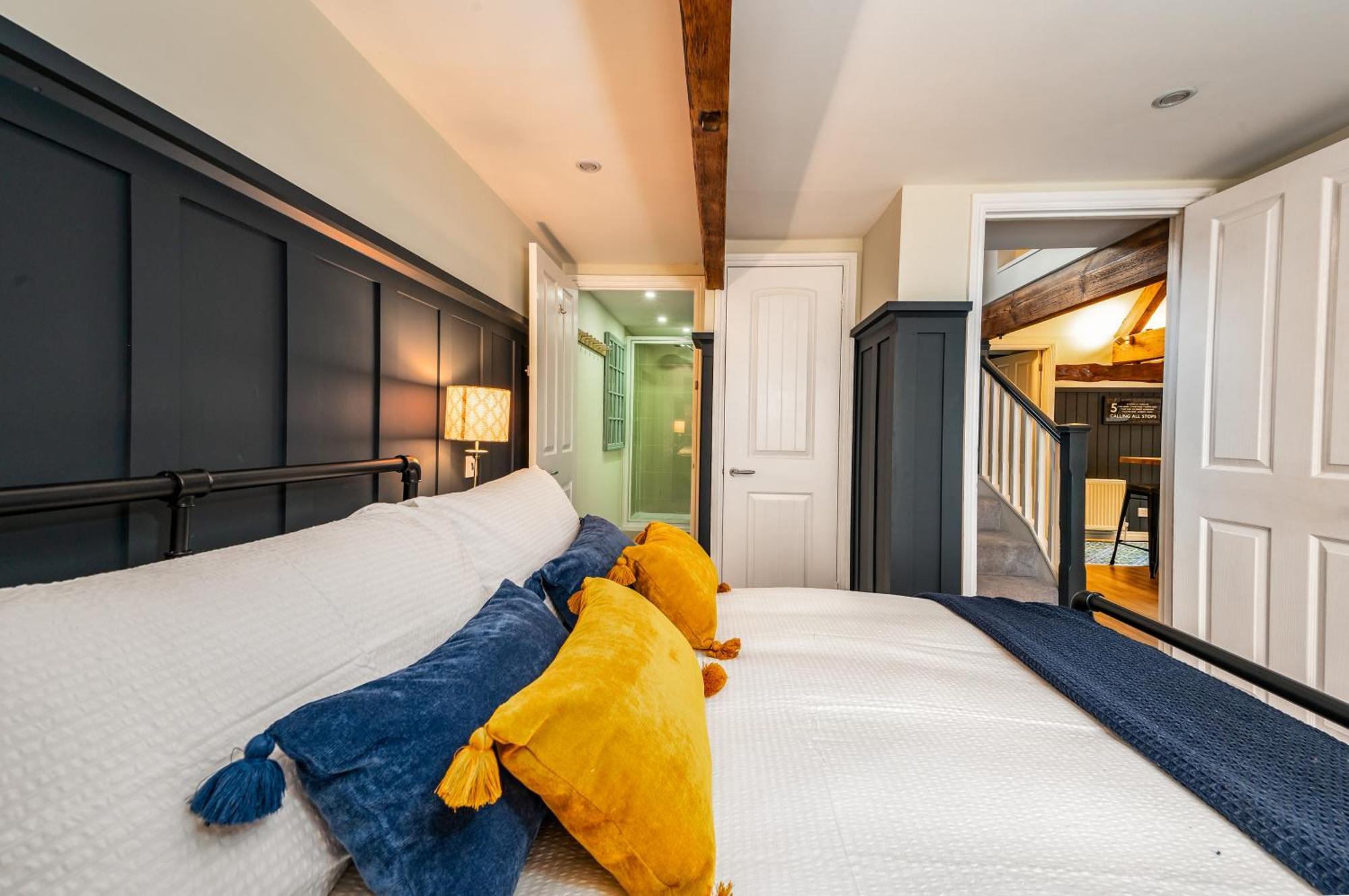 Stylish Central 6 Bedroom Converted Granary สแตมฟอร์ด ภายนอก รูปภาพ