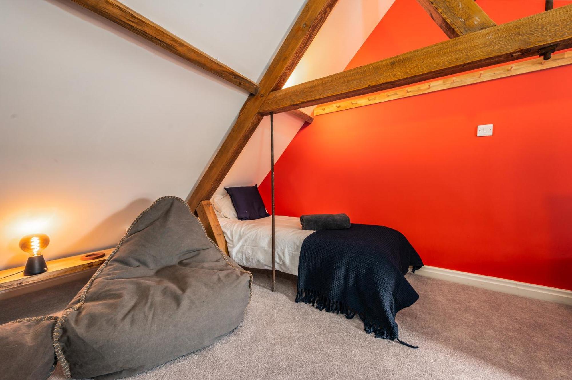 Stylish Central 6 Bedroom Converted Granary สแตมฟอร์ด ภายนอก รูปภาพ