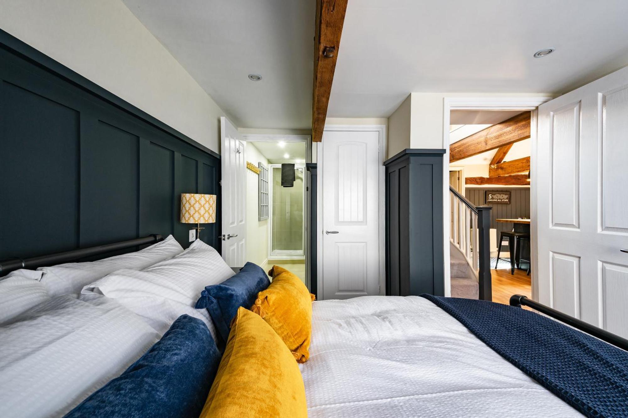 Stylish Central 6 Bedroom Converted Granary สแตมฟอร์ด ภายนอก รูปภาพ