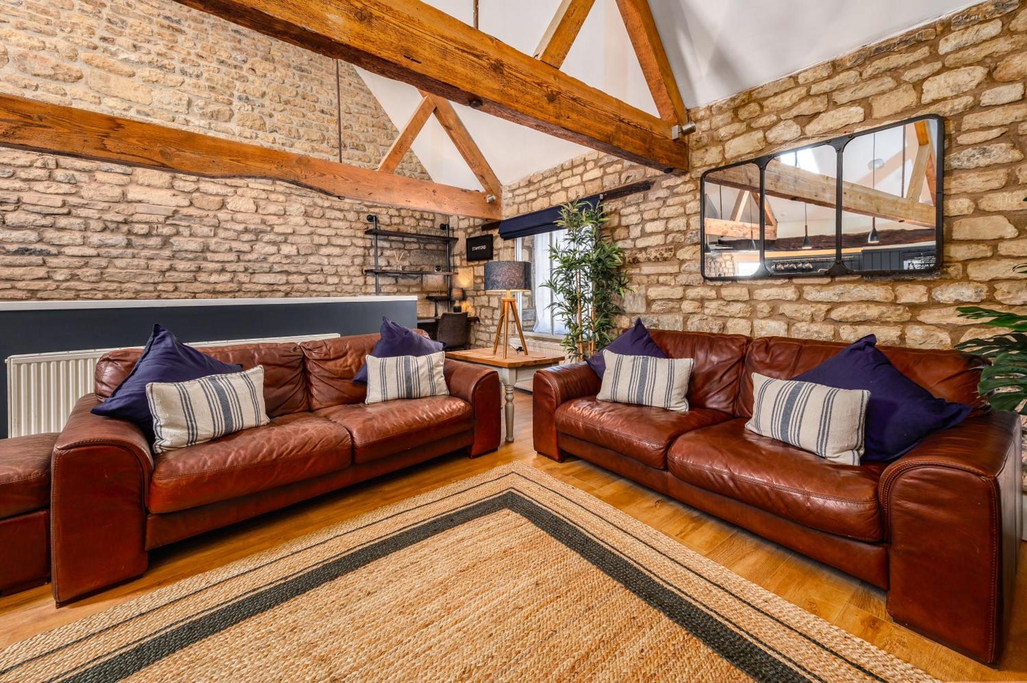 Stylish Central 6 Bedroom Converted Granary สแตมฟอร์ด ภายนอก รูปภาพ