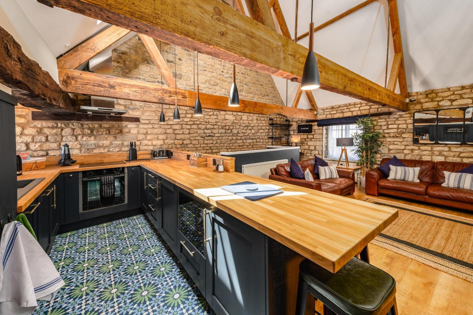 Stylish Central 6 Bedroom Converted Granary สแตมฟอร์ด ภายนอก รูปภาพ