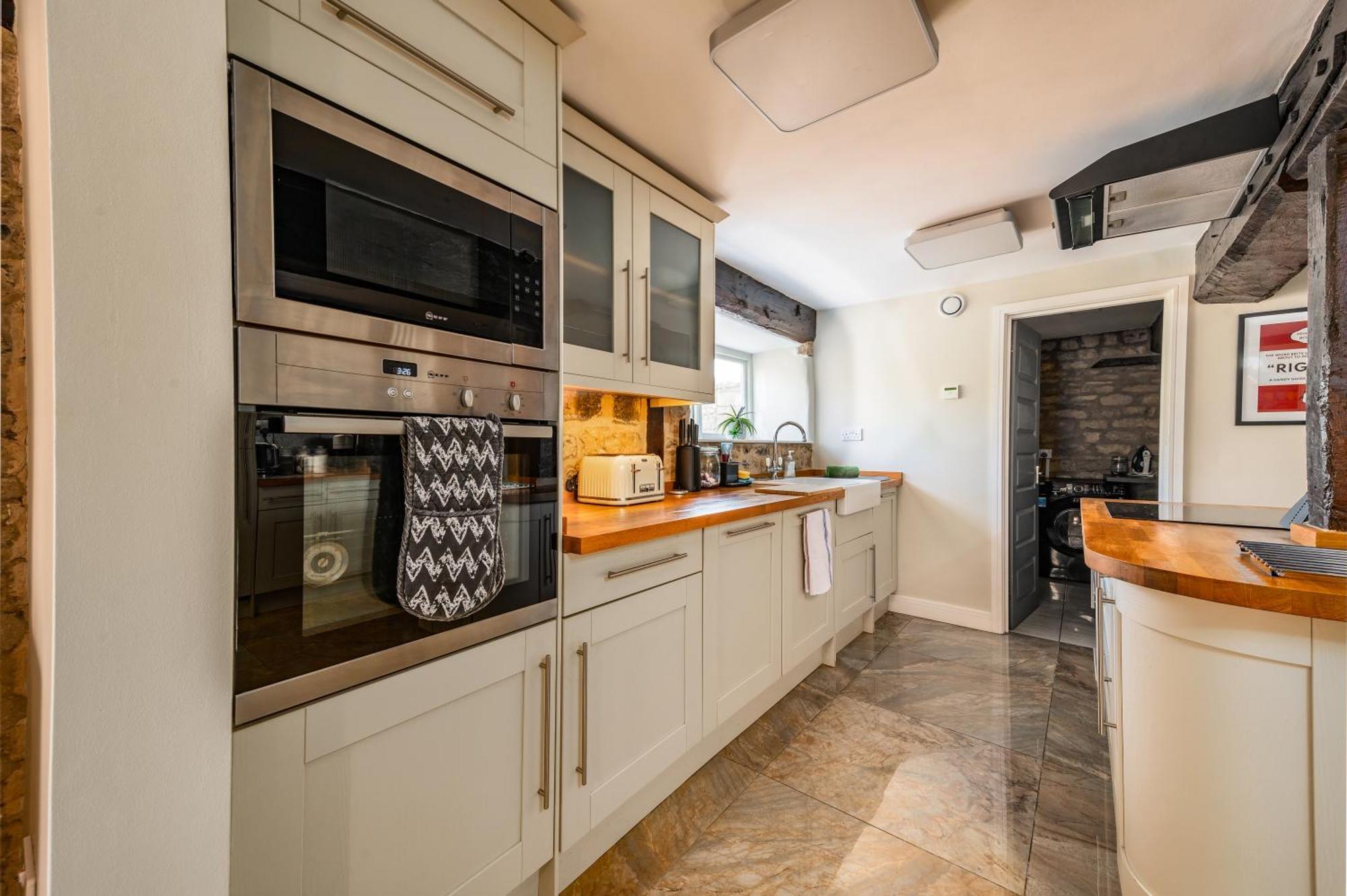 Stylish Central 6 Bedroom Converted Granary สแตมฟอร์ด ภายนอก รูปภาพ