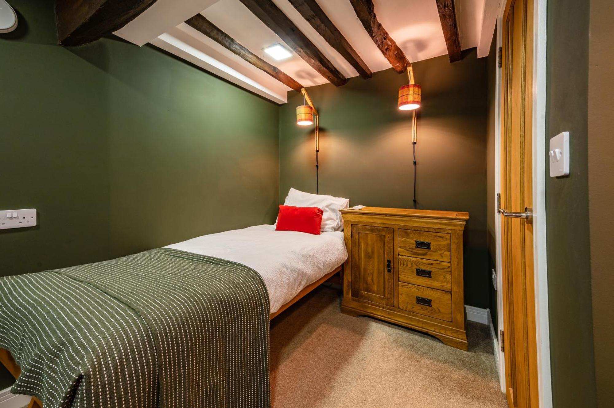 Stylish Central 6 Bedroom Converted Granary สแตมฟอร์ด ภายนอก รูปภาพ