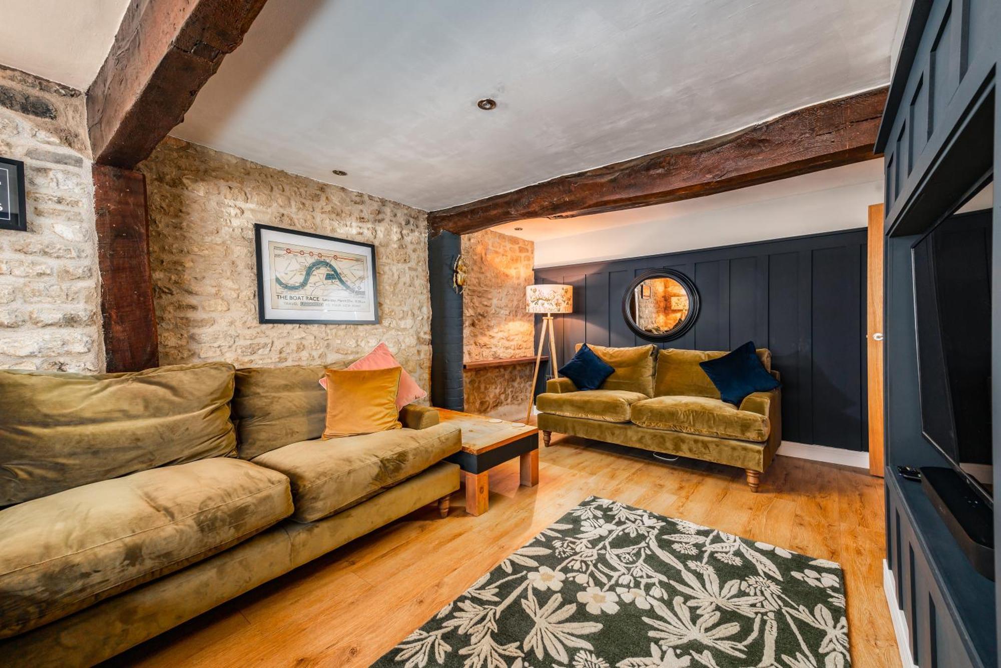 Stylish Central 6 Bedroom Converted Granary สแตมฟอร์ด ภายนอก รูปภาพ